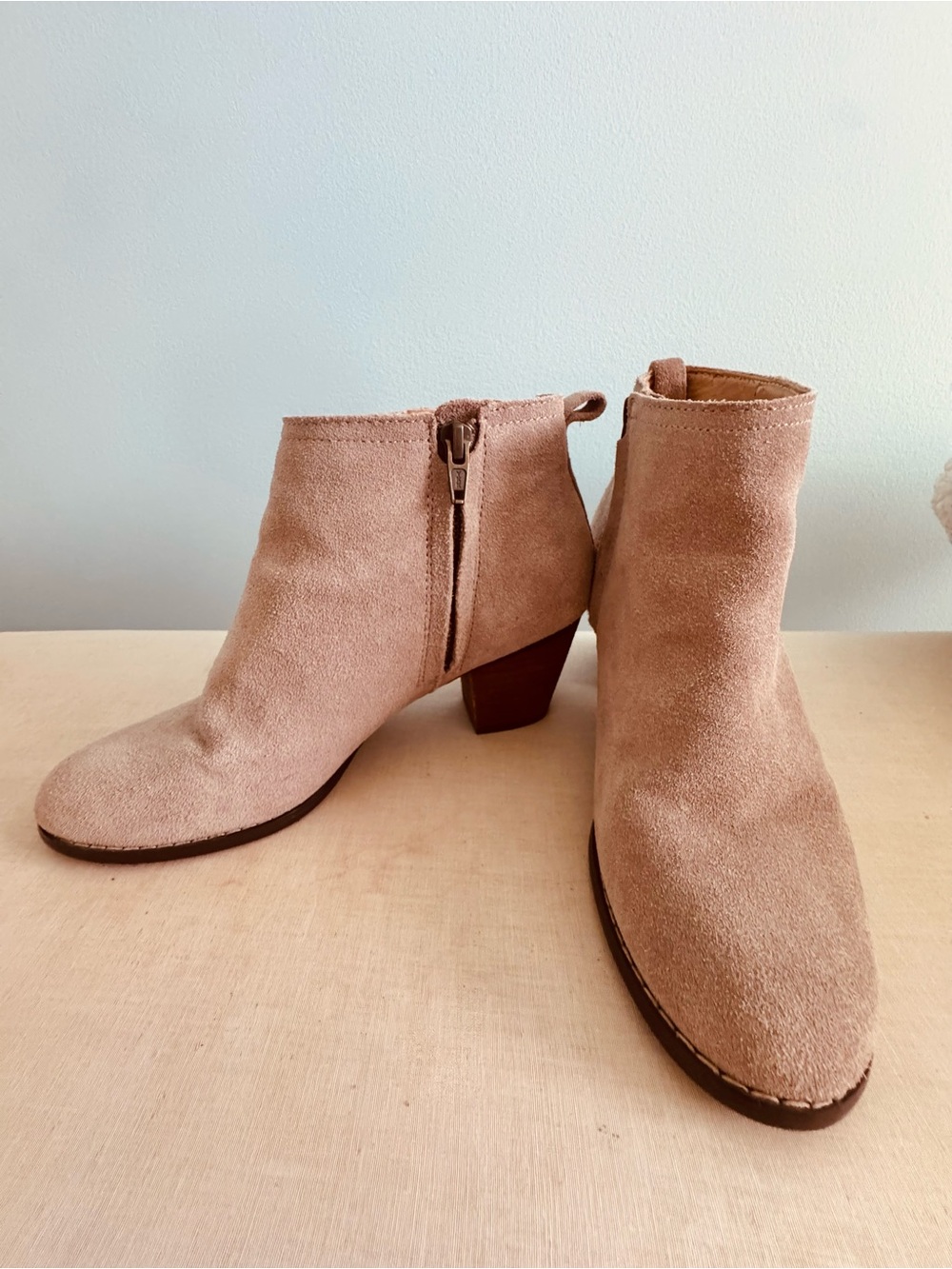 🍓6/$15🍓 Lands End Suede Booties